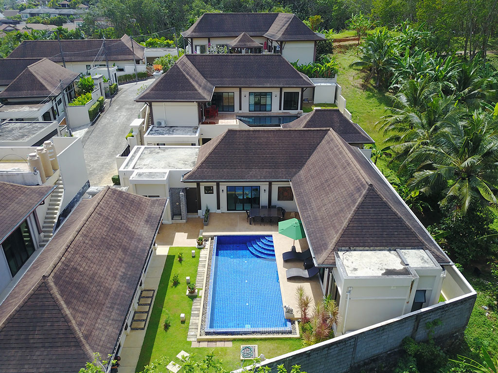 Cocktail and Queen Palm Villas